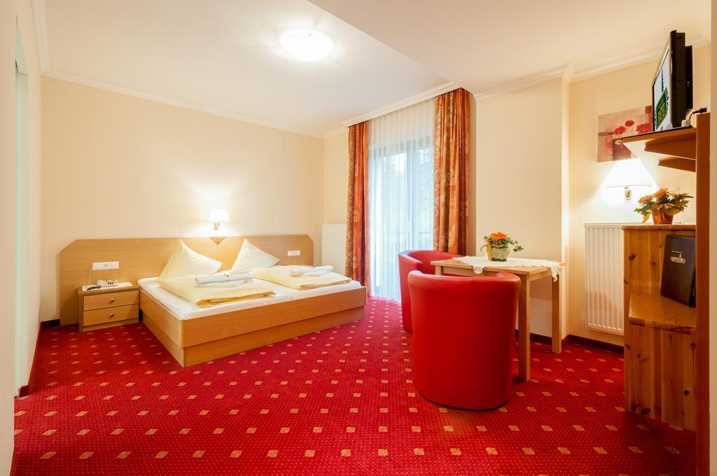 Hotel Landhof Simeter Gmbh Шпитталь-ан-дер-Драу Номер фото